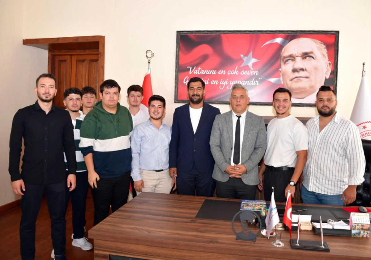 Ak Gençlikten Eroğlu’na ziyaret