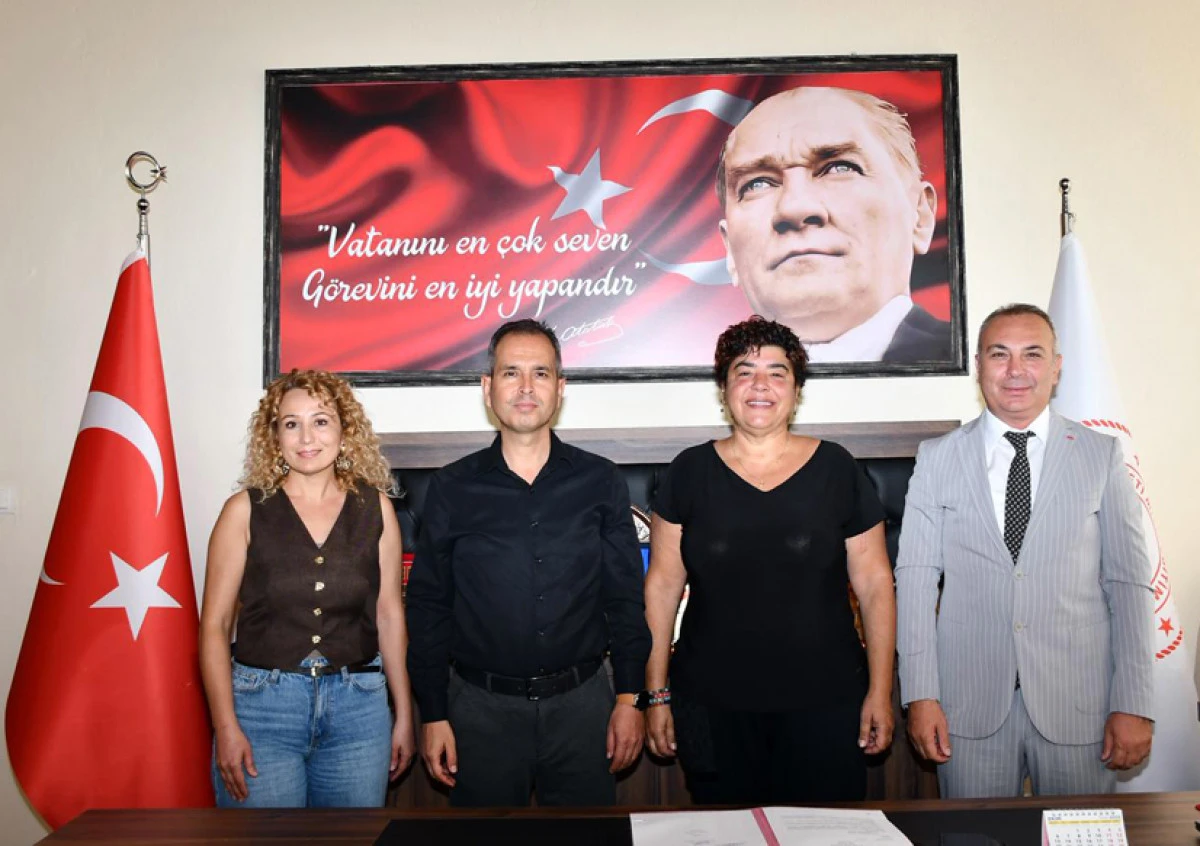 Anadolu Vakfı, Konferans Salonu yaptırıyor