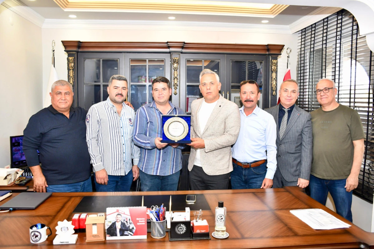 Eğitime Katkıdan Dolayı Nakliyeciler Koop’a Plaket