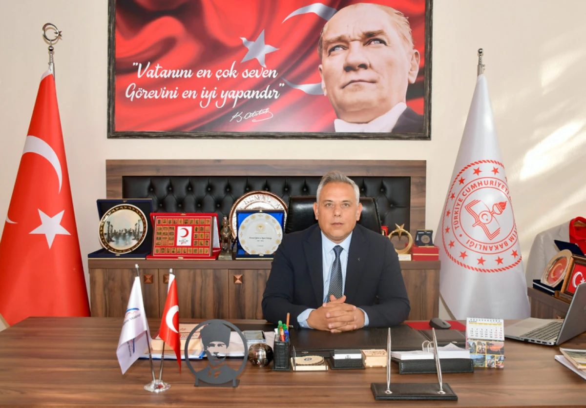 Eroğlu, Milli eğitim camiasının ve halkın bayramını kutladı