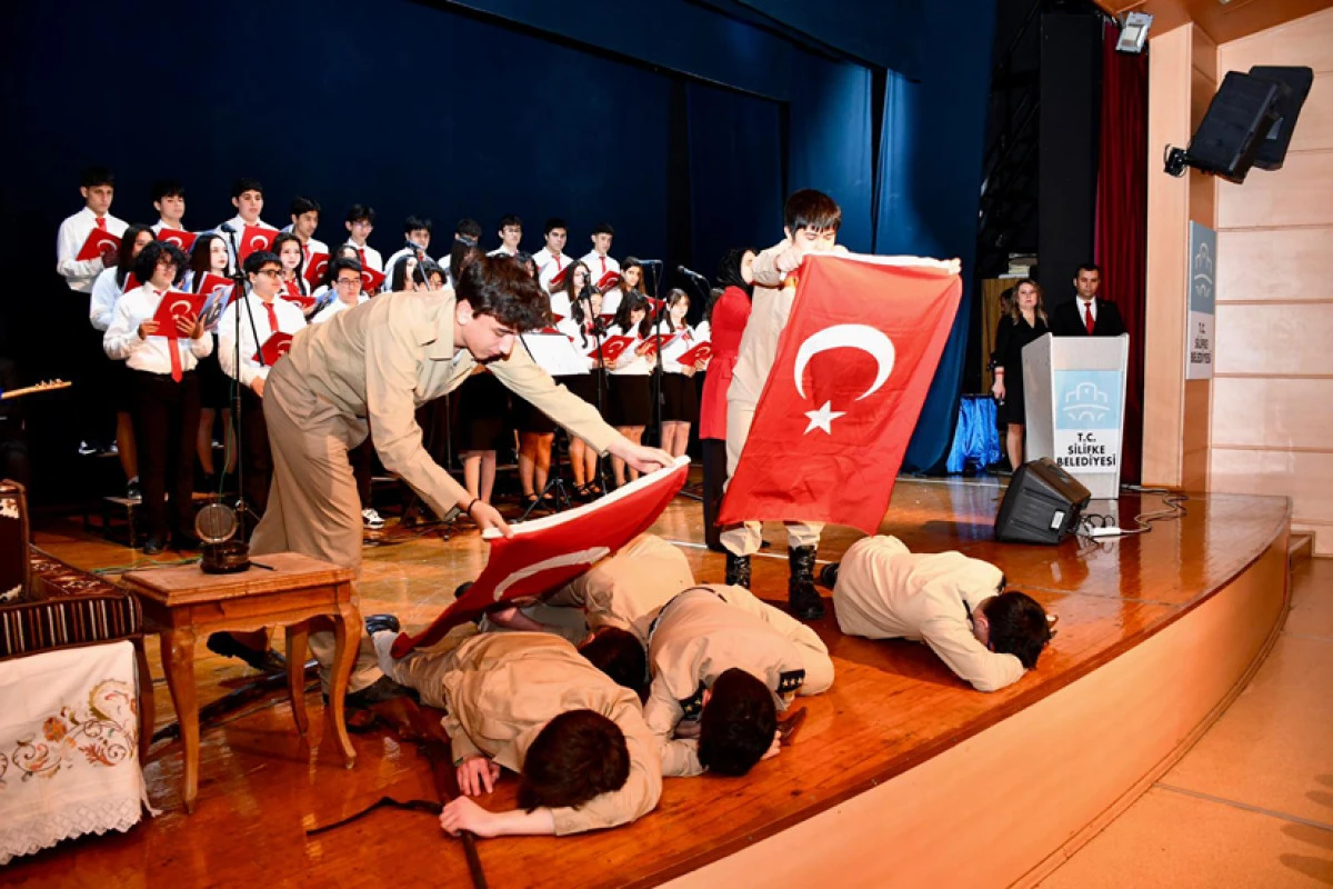 İSTİKLAL MARŞININ KABULUN&Uuml;N 105. YILI T&Ouml;RENLE KUTLANDI