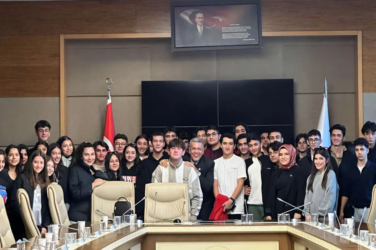 MHP&rsquo;Lİ UYSAL: &ldquo;GEN&Ccedil;LİK, T&Uuml;RKİYE&rsquo;NİN EN B&Uuml;Y&Uuml;K G&Uuml;C&Uuml;D&Uuml;R&rdquo;