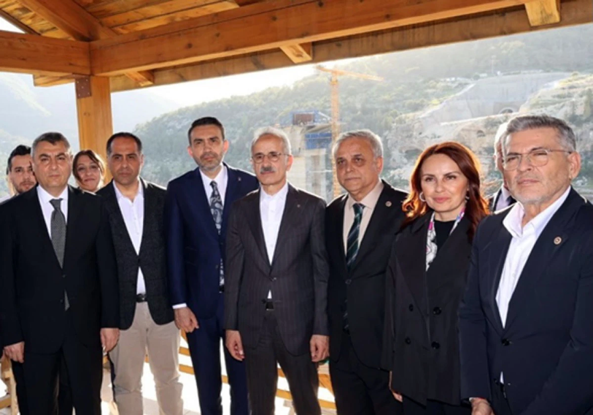MHP&rsquo;Lİ UYSAL, YATIRIMLARI DEĞERLENDİRDİ