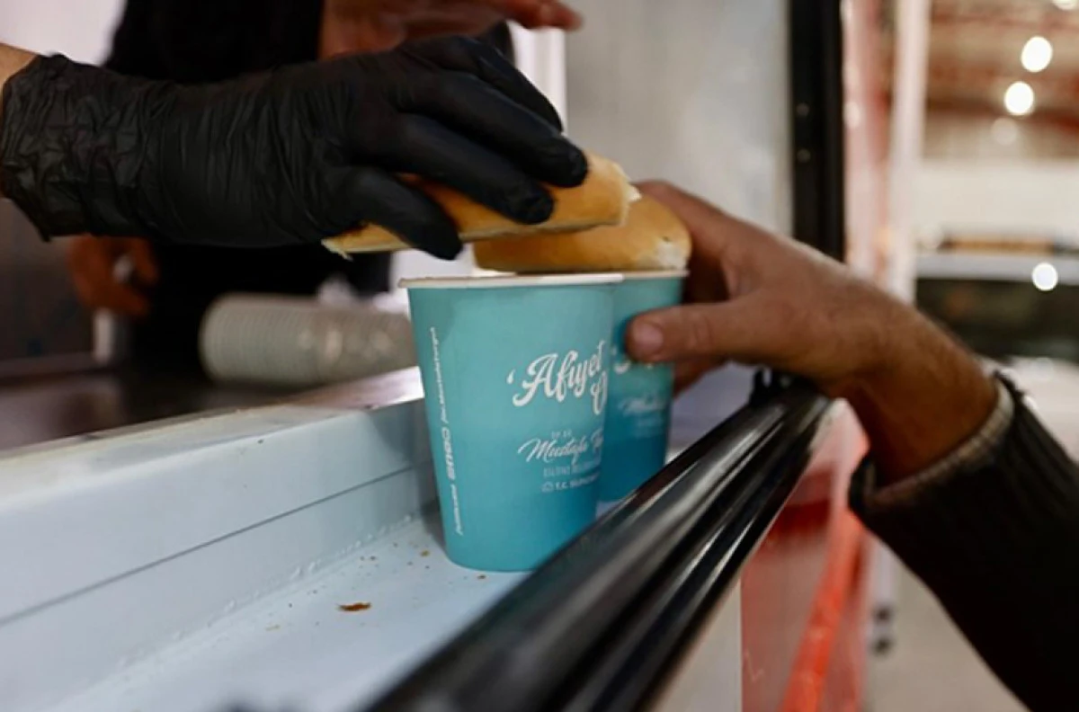 Mobil araç ile sıcak çorba ikramı