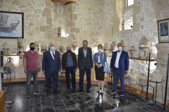 Gazeteciler Amphora müzesinde...