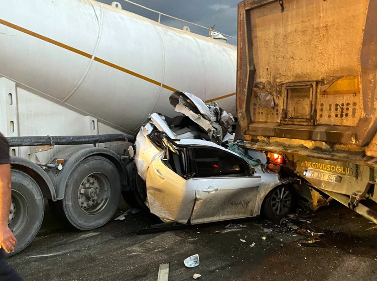 Otomobil sürücüsü saniyelerle ölümden kurtuldu