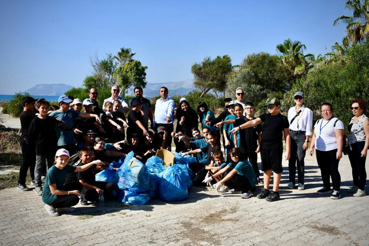 S. Tatoğlu Ortaokulu öğrencileri sahil temizliği yaptı