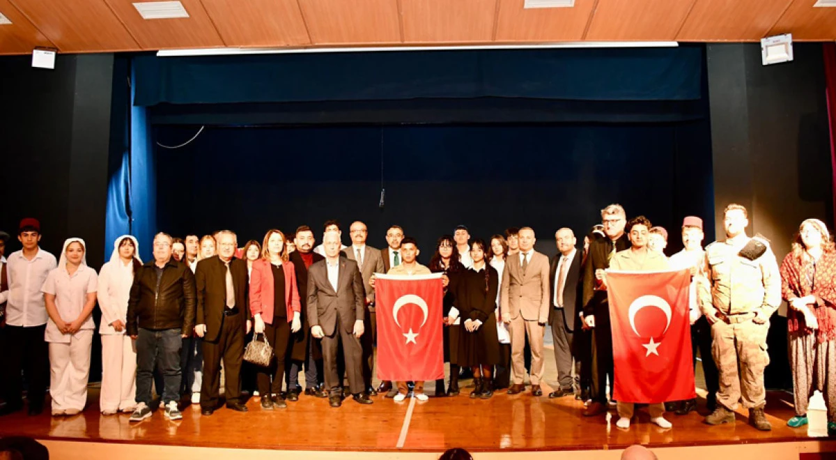 Şehitler anıldı, &Ccedil;anakkale Deniz Zaferi kutlandı