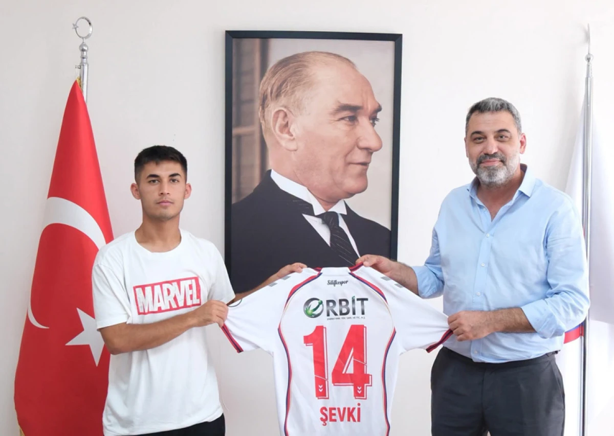 Silifke &Ccedil;ağdaş Spor Kul&uuml;b&uuml;, futbolcu yetiştiriyor