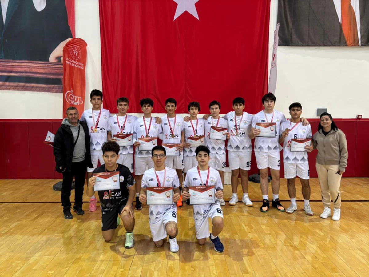 SİLİFKE FEN LİSESİ YARI FİNALE KATILACAK