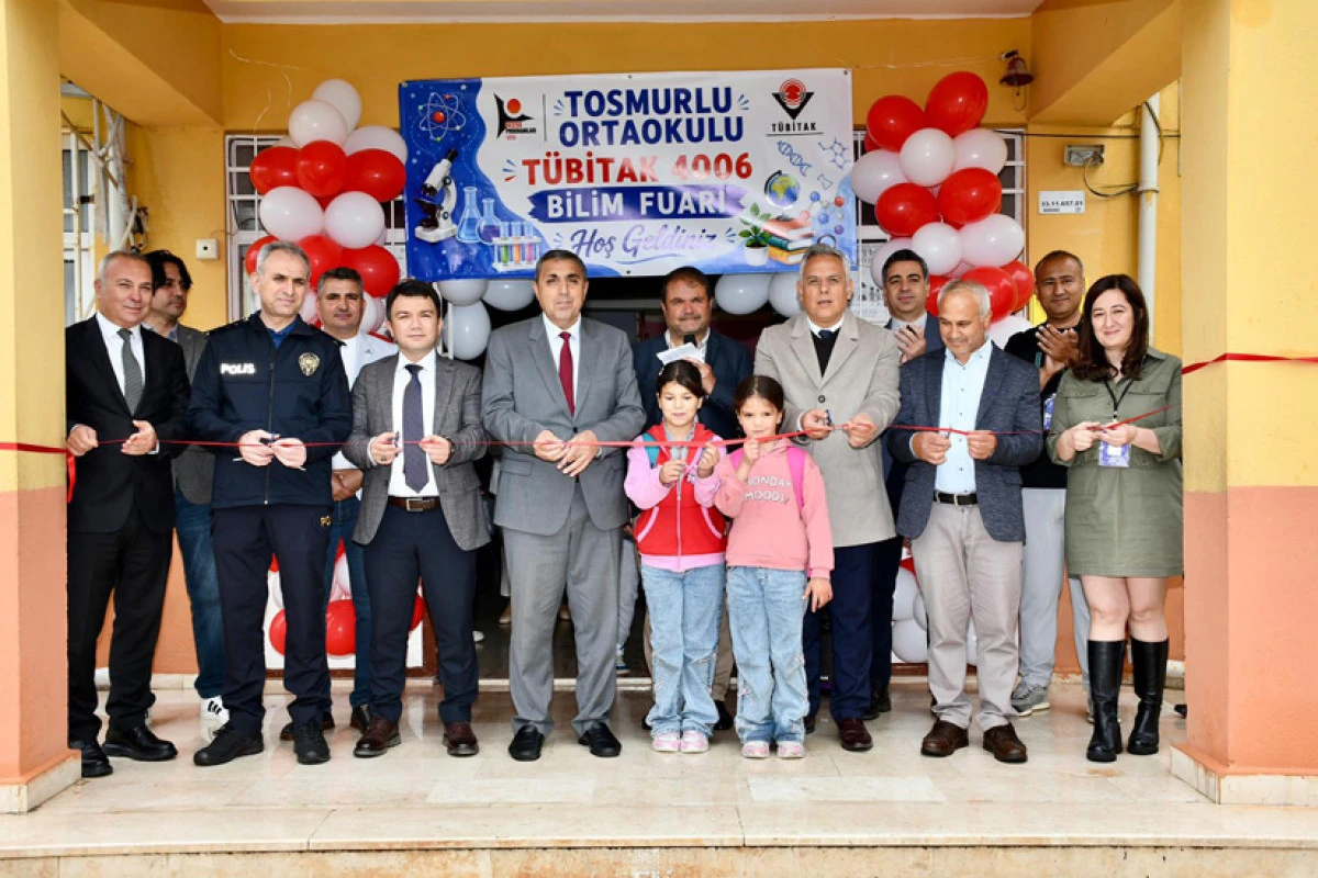 Tosmurlu Ortaokulu&rsquo;nda T&Uuml;BİTAK 4006 Bilim Fuarı a&ccedil;ıldı