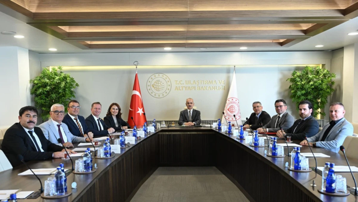 VEKİLLER, MERSİN'İN TALEPLERİ İ&Ccedil;İN URALOĞLU'NU ZİYARET ETTİ
