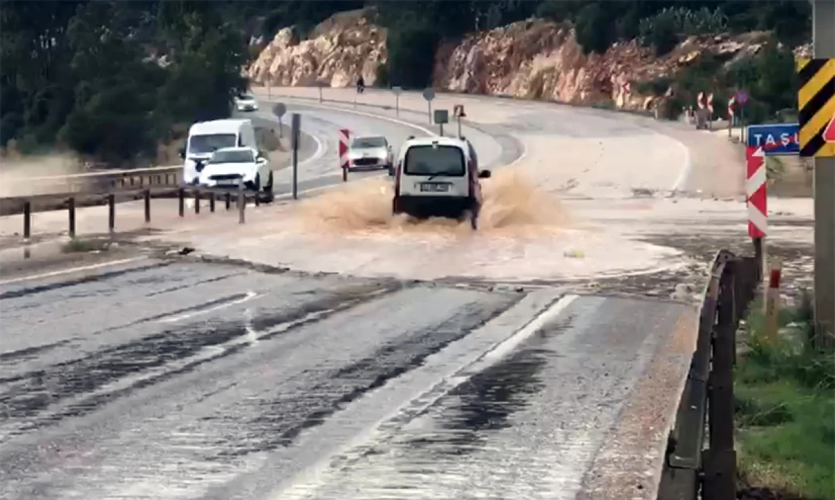 YAĞMUR YAĞDI DERELER TAŞTI