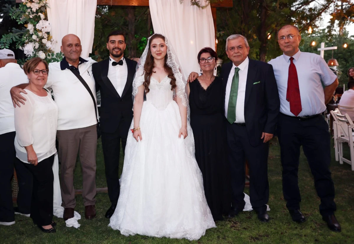 Yazarımız Ovacık&rsquo;ın mutlu g&uuml;n&uuml;&hellip;